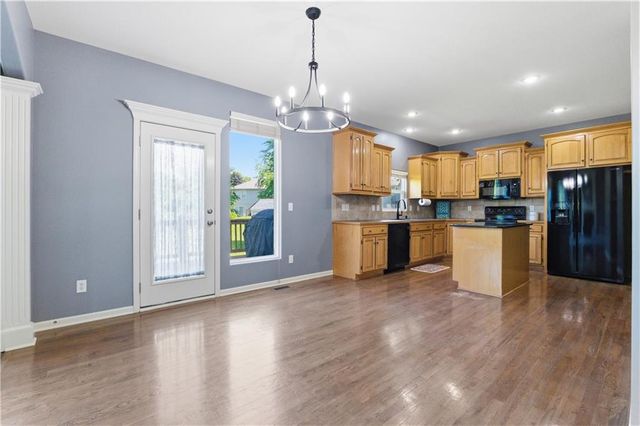 541 NW Fox Hollow Lane, Blue Springs, MO 64015