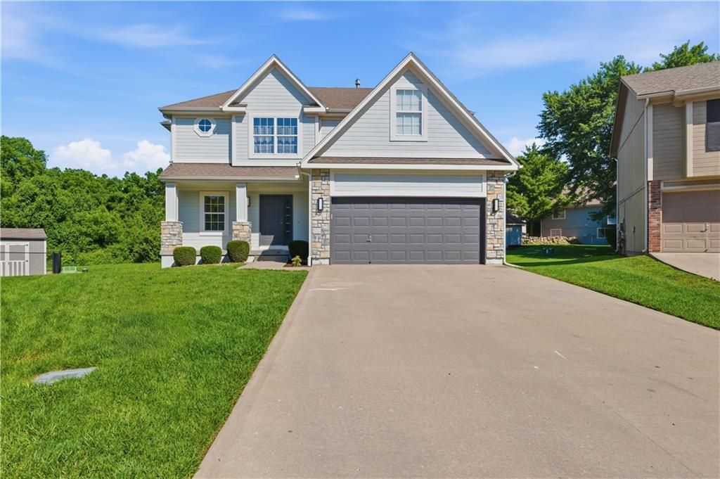 541 NW Fox Hollow Lane, Blue Springs, MO 64015