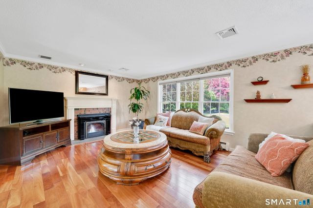 75 Spinners Run, South Windsor, CT 06074