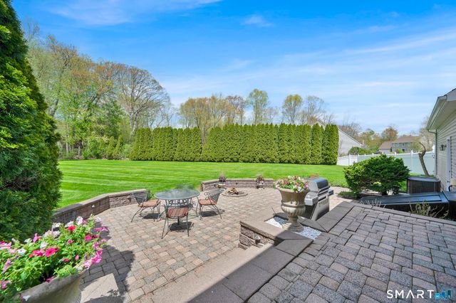75 Spinners Run, South Windsor, CT 06074