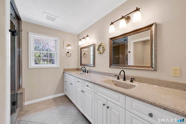 75 Spinners Run, South Windsor, CT 06074