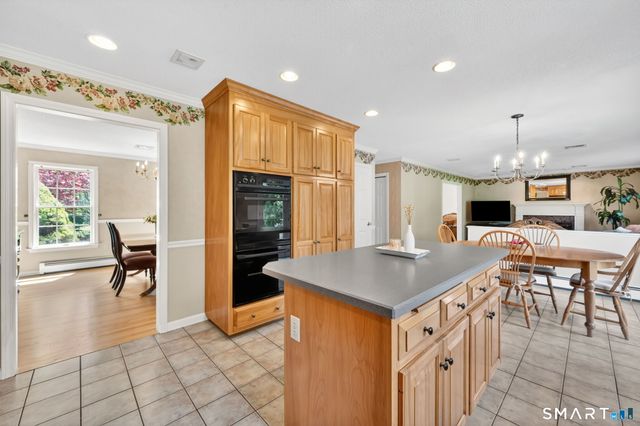 75 Spinners Run, South Windsor, CT 06074