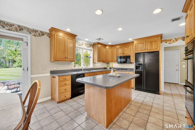 75 Spinners Run, South Windsor, CT 06074