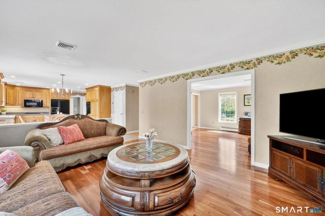75 Spinners Run, South Windsor, CT 06074