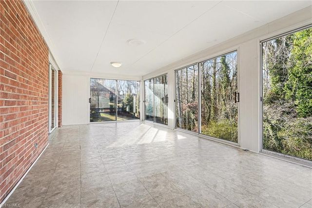 914 Oakcrest Drive, Reidsville, NC 27320