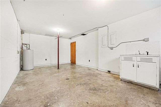 914 Oakcrest Drive, Reidsville, NC 27320