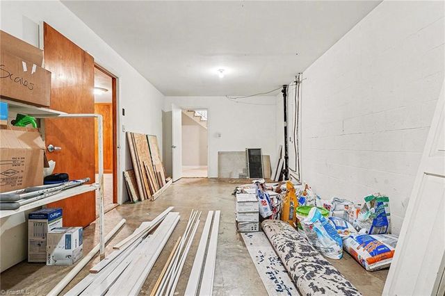 914 Oakcrest Drive, Reidsville, NC 27320