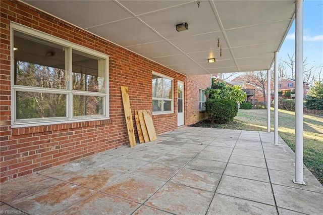 914 Oakcrest Drive, Reidsville, NC 27320