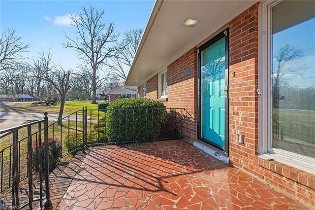 914 Oakcrest Drive, Reidsville, NC 27320