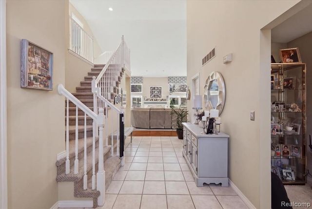 585 Boulder Lake Drive, Oxford, MI 48371