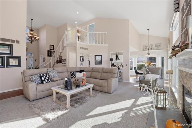 585 Boulder Lake Drive, Oxford, MI 48371