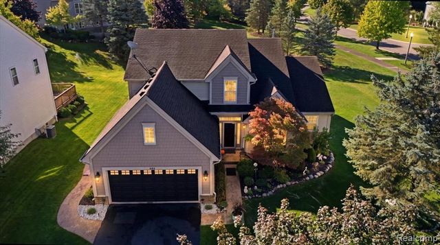 585 Boulder Lake Drive, Oxford, MI 48371