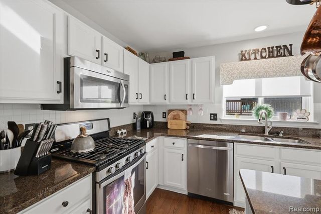 585 Boulder Lake Drive, Oxford, MI 48371