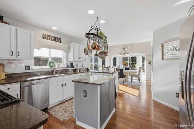 585 Boulder Lake Drive, Oxford, MI 48371