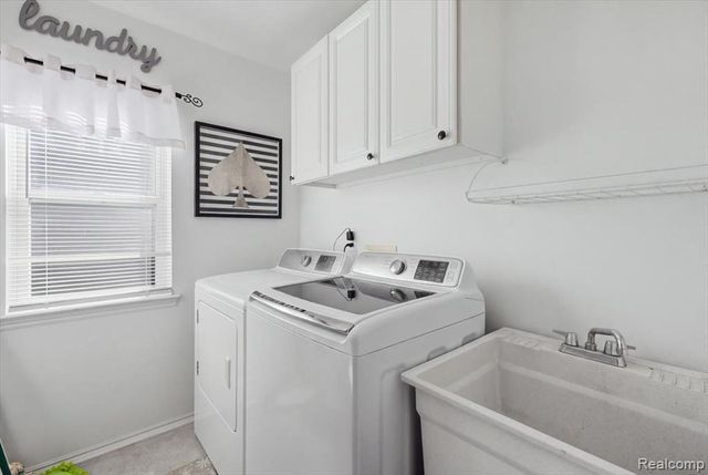 585 Boulder Lake Drive, Oxford, MI 48371