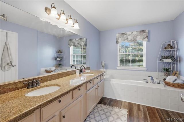 585 Boulder Lake Drive, Oxford, MI 48371