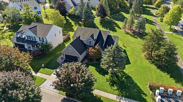 585 Boulder Lake Drive, Oxford, MI 48371