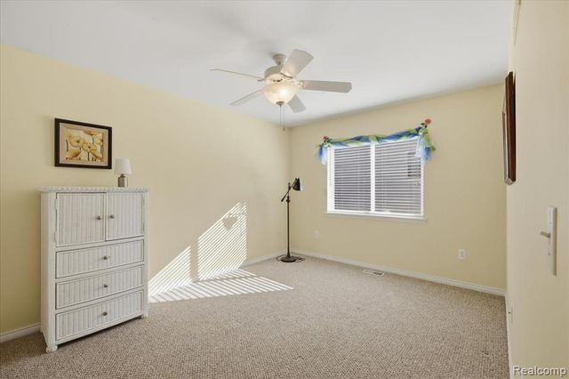 585 Boulder Lake Drive, Oxford, MI 48371