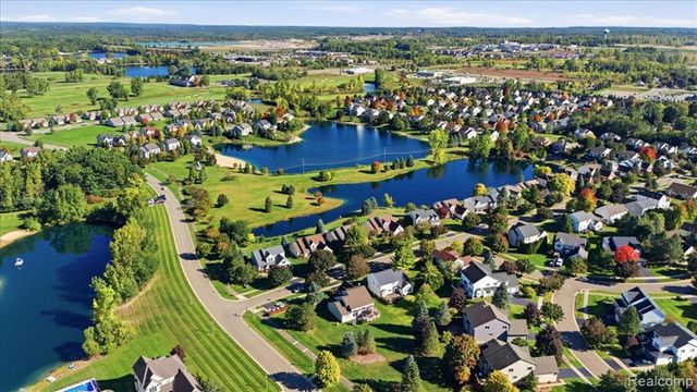 585 Boulder Lake Drive, Oxford, MI 48371