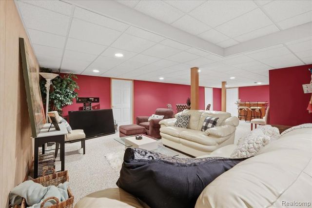 585 Boulder Lake Drive, Oxford, MI 48371