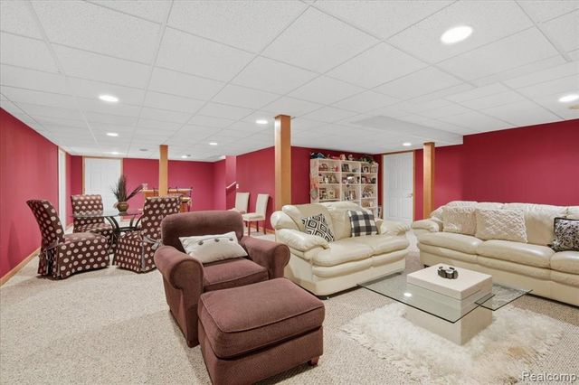 585 Boulder Lake Drive, Oxford, MI 48371