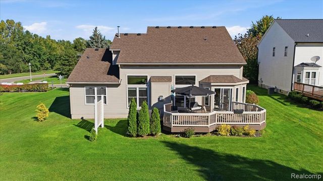 585 Boulder Lake Drive, Oxford, MI 48371