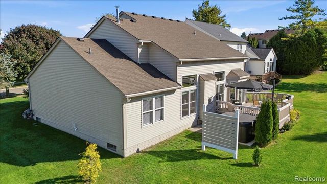 585 Boulder Lake Drive, Oxford, MI 48371