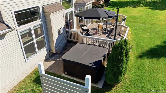585 Boulder Lake Drive, Oxford, MI 48371