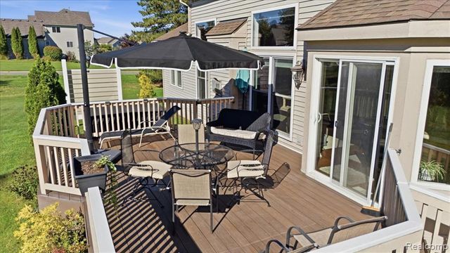 585 Boulder Lake Drive, Oxford, MI 48371