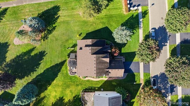 585 Boulder Lake Drive, Oxford, MI 48371