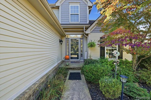 585 Boulder Lake Drive, Oxford, MI 48371