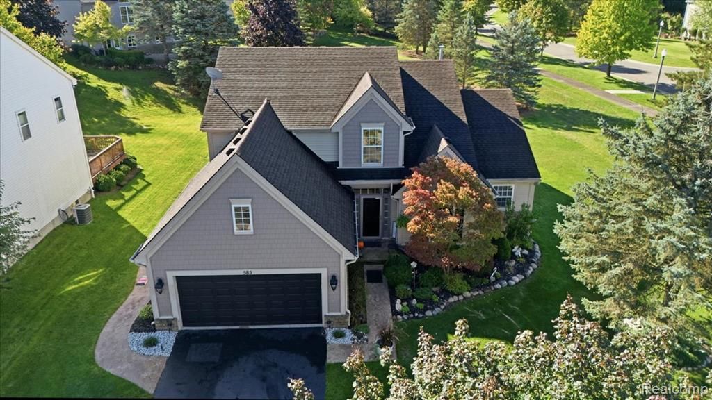 585 Boulder Lake Drive, Oxford, MI 48371