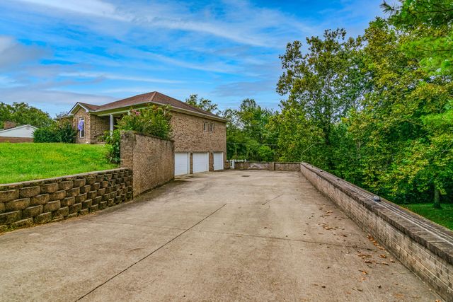 713 Winterhaven Lane, Frankfort, KY 40601