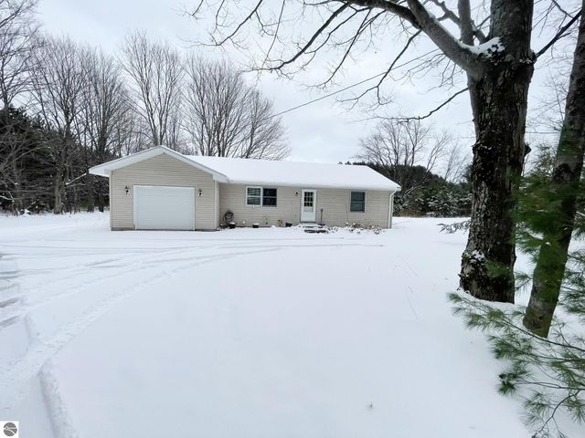 10511 Lake Of The Woods Road, Mancelona, MI 49659