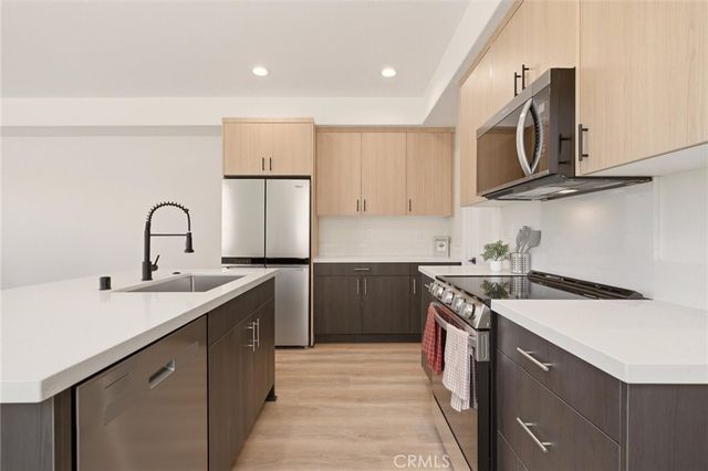 5868 Persepolis Ct, Riverside, CA 92505