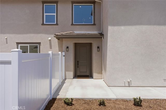 5868 Persepolis Ct, Riverside, CA 92505