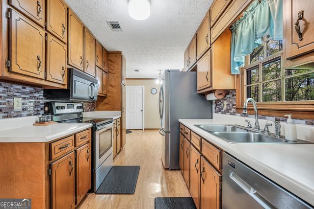 102 Steeplechase Drive, Mcdonough, GA 30252