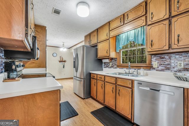 102 Steeplechase Drive, Mcdonough, GA 30252