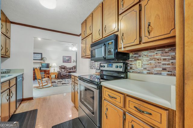 102 Steeplechase Drive, Mcdonough, GA 30252