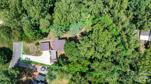 828 Manchester Street SW, Lenoir, NC 28645