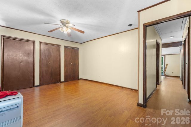 828 Manchester Street SW, Lenoir, NC 28645