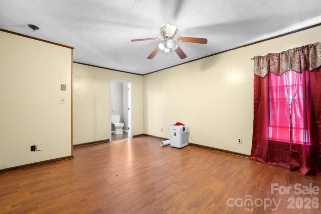 828 Manchester Street SW, Lenoir, NC 28645