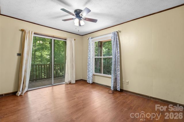 828 Manchester Street SW, Lenoir, NC 28645