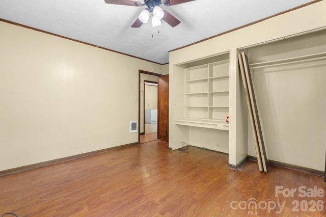 828 Manchester Street SW, Lenoir, NC 28645