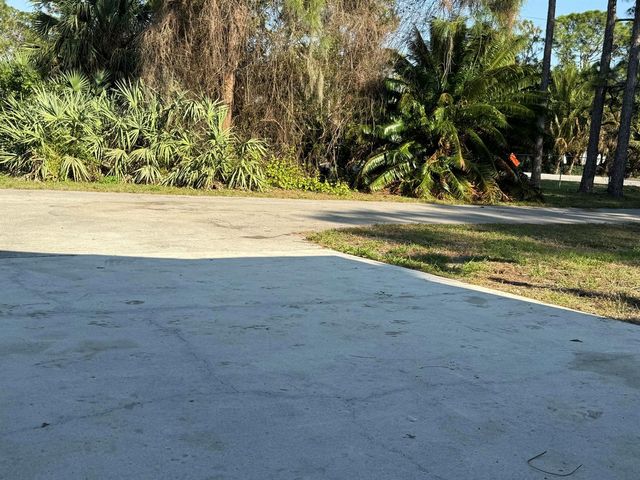 15515 N 94th St Street N, West Palm Beach, FL 33412