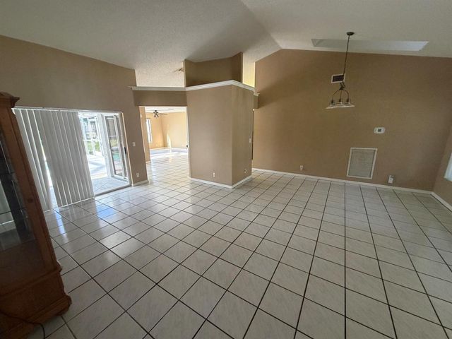 15515 N 94th St Street N, West Palm Beach, FL 33412