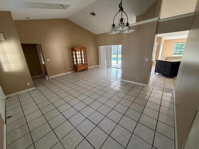 15515 N 94th St Street N, West Palm Beach, FL 33412