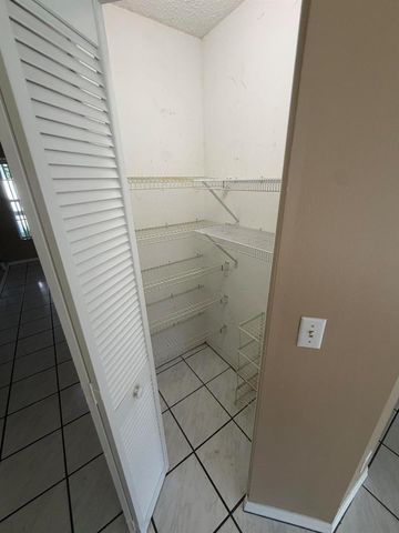 15515 N 94th St Street N, West Palm Beach, FL 33412