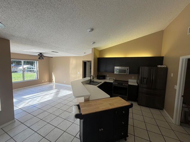 15515 N 94th St Street N, West Palm Beach, FL 33412