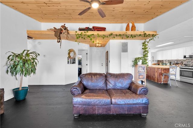 62111 Crestview Drive, Joshua Tree, CA 92252